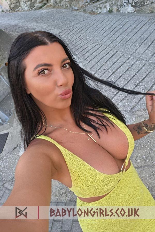 Mesmerizing Inessia brunette 5ft 6, 34D