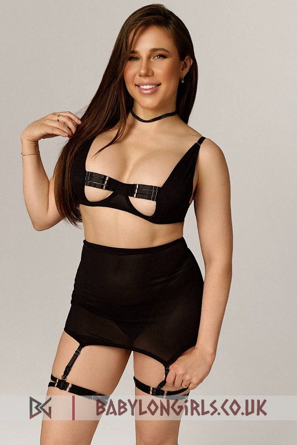 Stimulating brunette Verona 