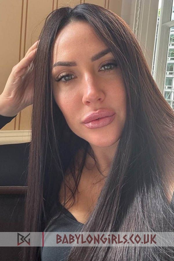 Edvina, 34B, titillating brunette 24 yrs