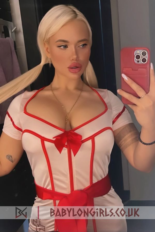 Adriana, 34D, spectacular blonde 23 yrs