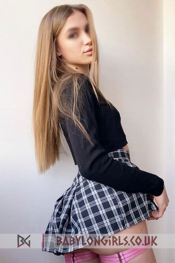Aurina , 34A, impressive blonde 22 yrs