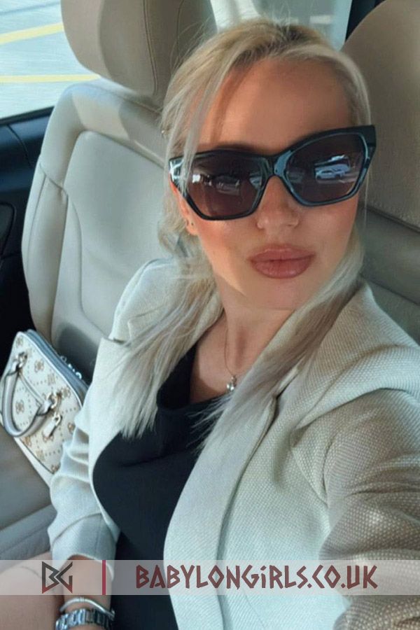 Ysabella, 34B, heavenly blonde 36 yrs