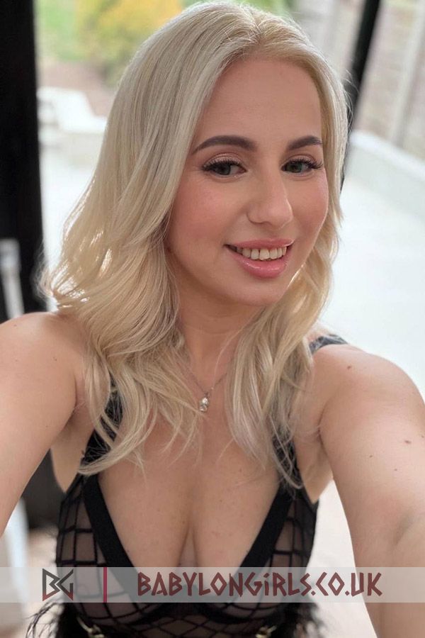 Ysabella charming blonde, 34B