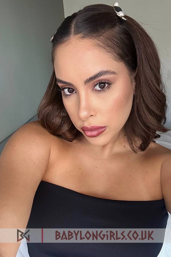 5ft 5, 34B, warm lady brunette Ruxandra