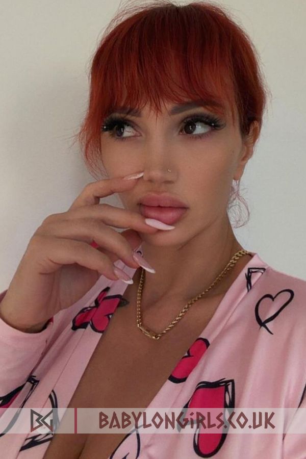 5ft 4, 34C, emotionally red hair Petronella