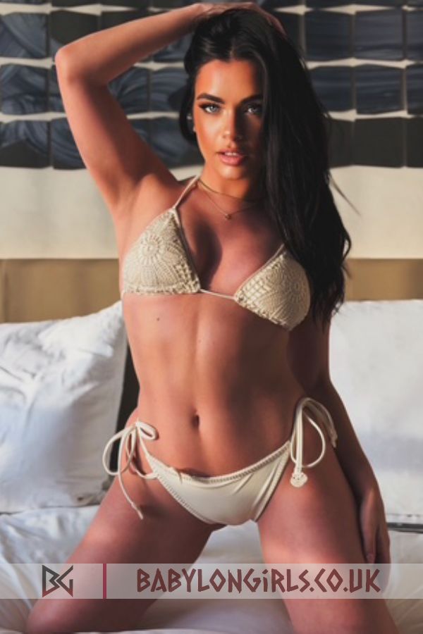 Girl Bona brunette 5ft 4, 32B