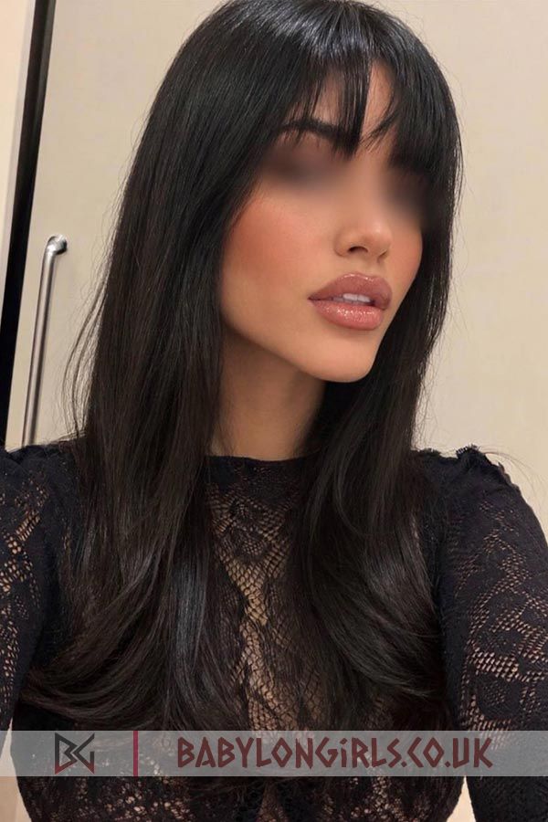 5ft 4, 34C, respectful brunette Muse