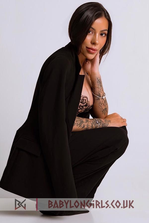 Captivating Javiera brunette 5ft 3, 34D