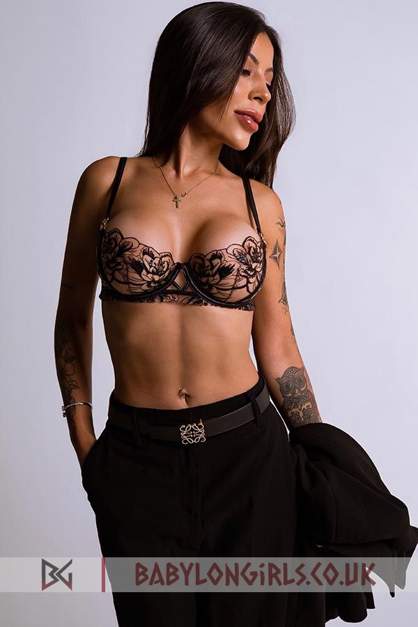 26 yrs Javiera angel brunette, 34D