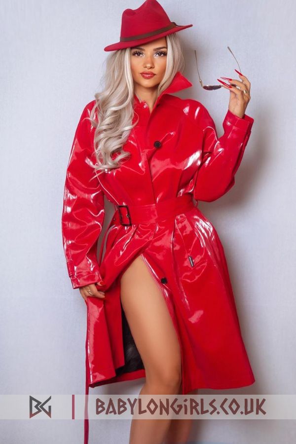 Mistress Curvy, 36C, suggestive blonde 25 yrs