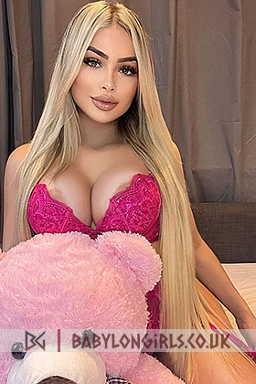Cozy lovable blonde, 36C
