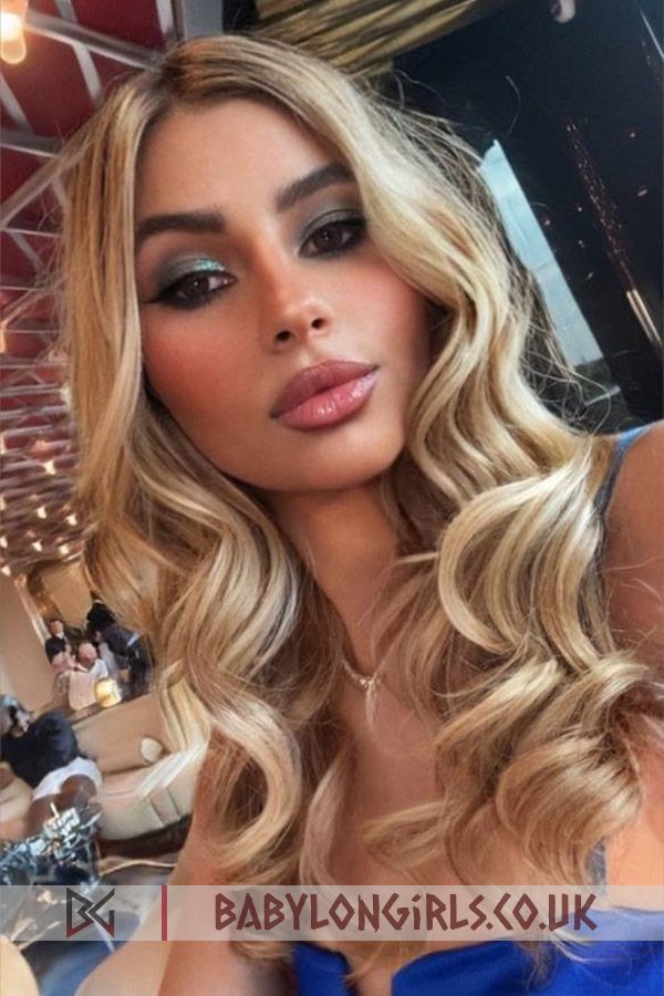 Noble Ezora blonde 5ft 6, 34C