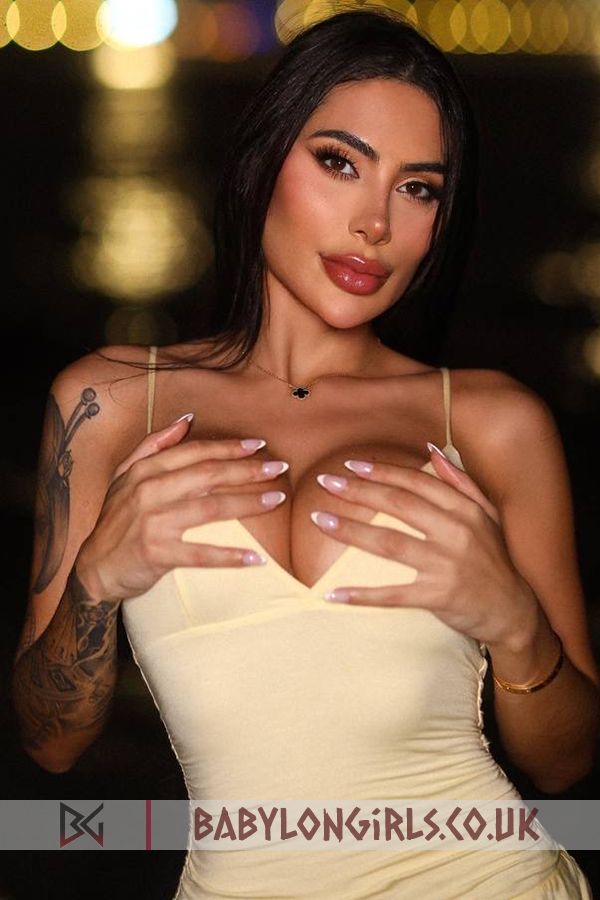 Consuela, 34DD, elite brunette 22 yrs