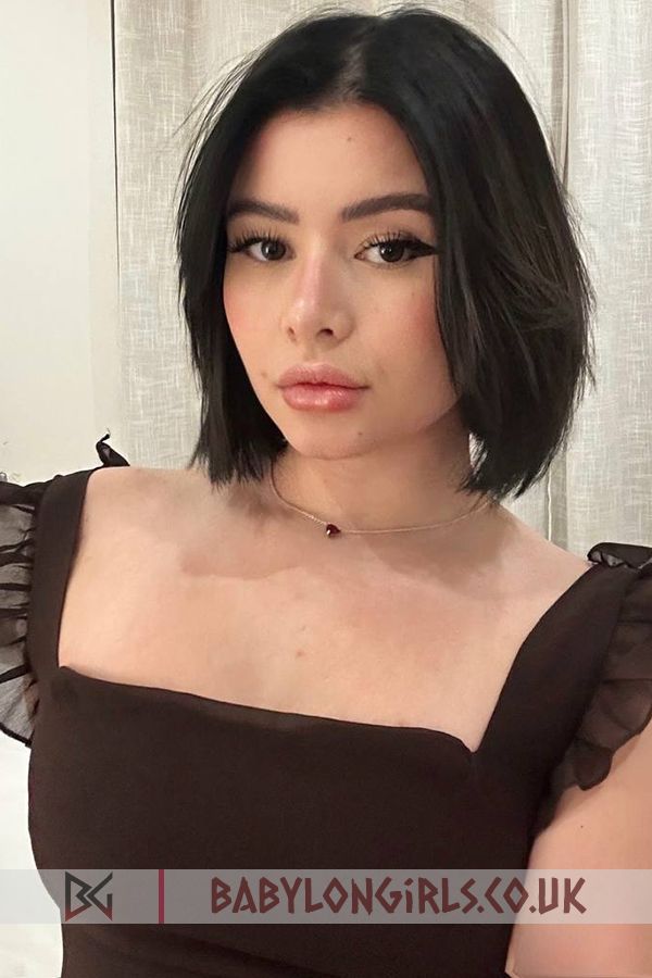 Janaina, 34B, angelic brunette 23 yrs