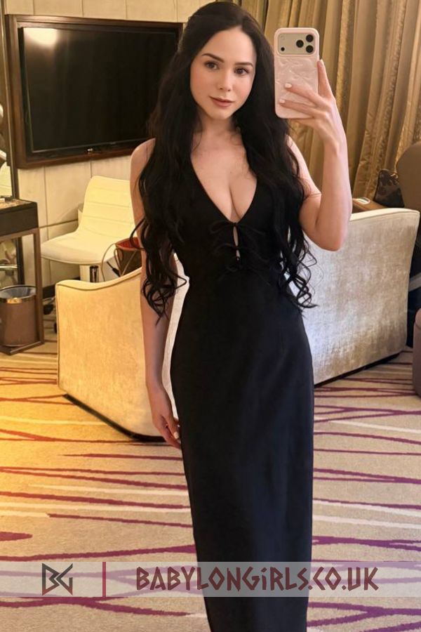 Heavenly Intrigue brunette 5ft 2, 34C