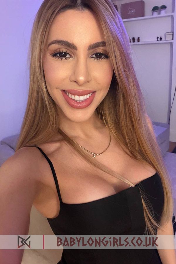 Fenya, 34C, fine blonde 27 yrs