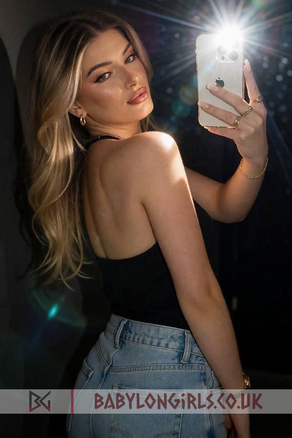 Alma, 34B, upscale blonde 25 yrs