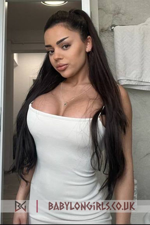 Awesome brunette Jessy  
