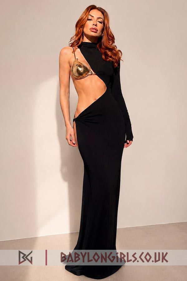 Elegant Ozelia brunette 5ft 3, 36B