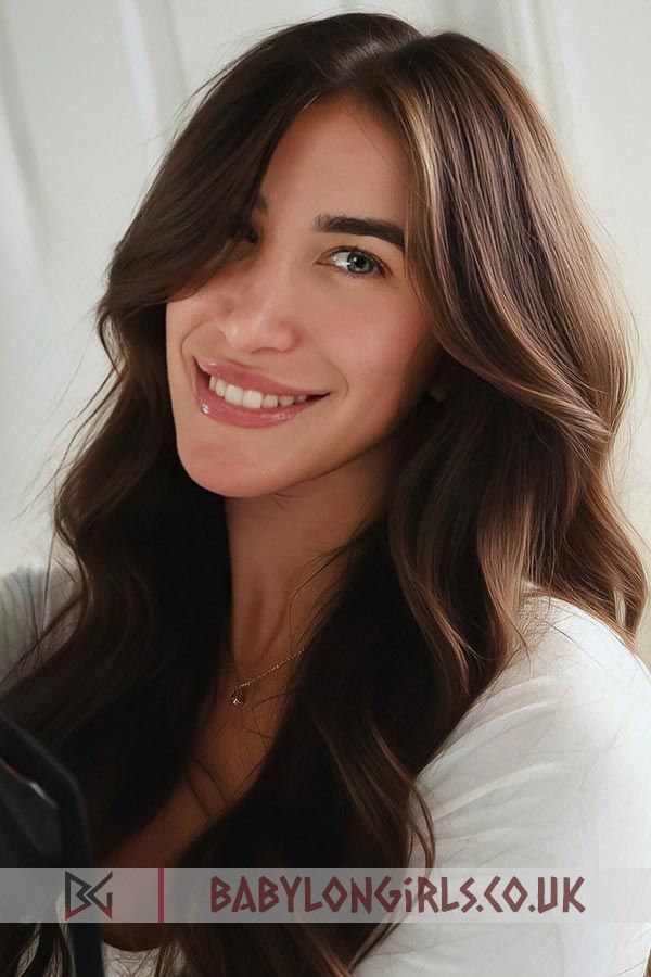 20 yrs Partula premium brunette, 32A