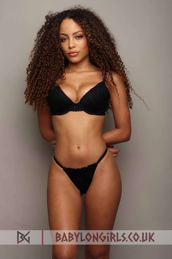 Phenomenal Erin brunette 5ft 2, 36C