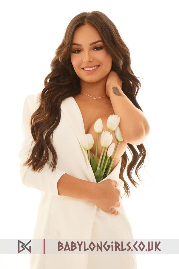 5ft 2, 34C, sunshine brunette Flower
