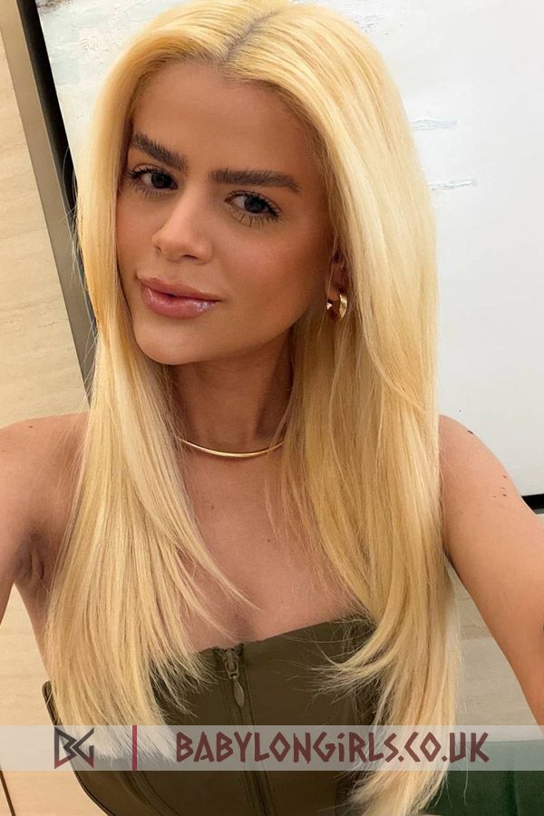 5ft 7, 36B, mesmerizing blonde Kang