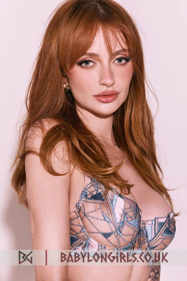 5ft 5, 36B, sophisticated red hair Arukia