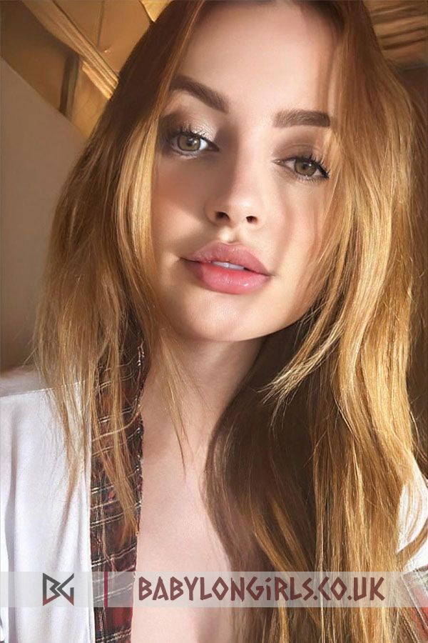 5ft 5, 36B, seductive ginger Arukia