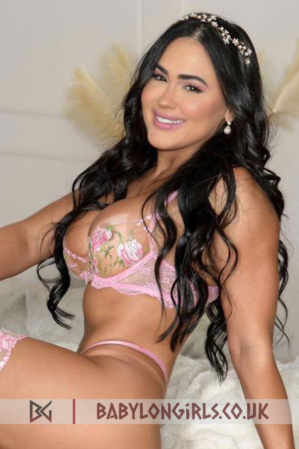 Furud respectful brunette, 32D