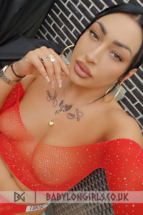 Saira exciting brunette, 36B