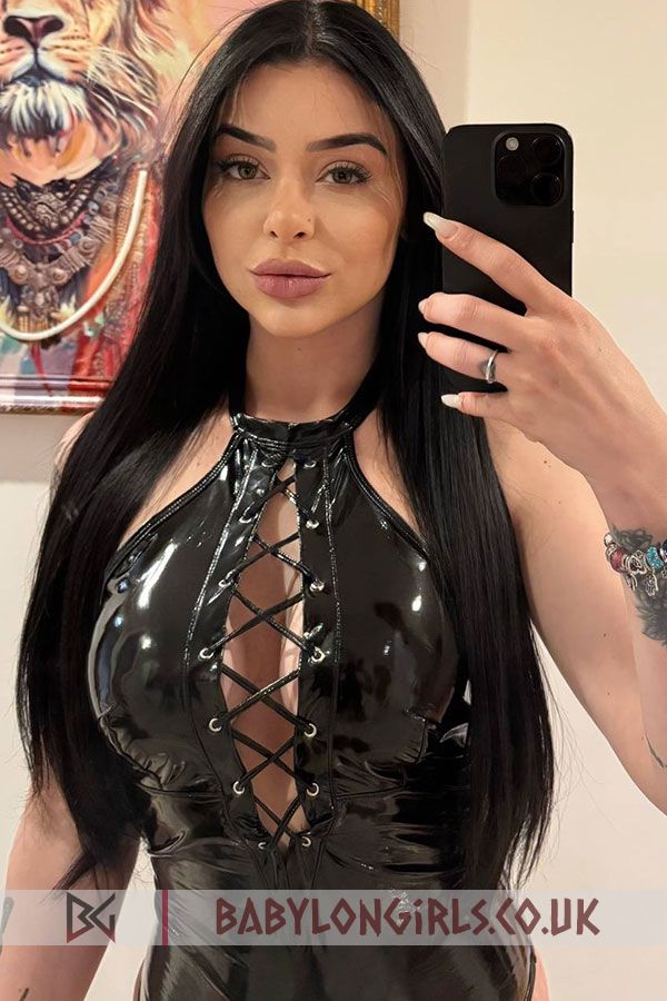 5ft 3, 34C, sensitive brunette Zambia 