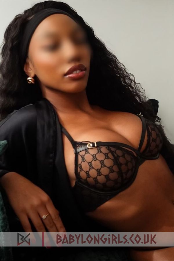 Valdis timeless brunette, 34C