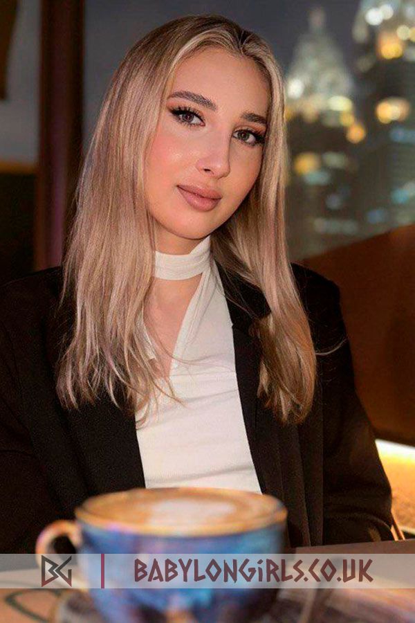 siona  excellent blonde, 32B