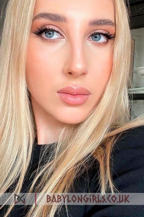 siona  divine blonde, 32B