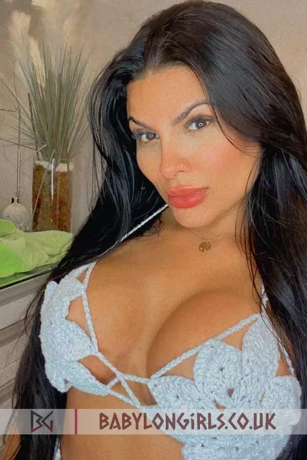 Lavella, 36D, enjoyable brunette 28 yrs