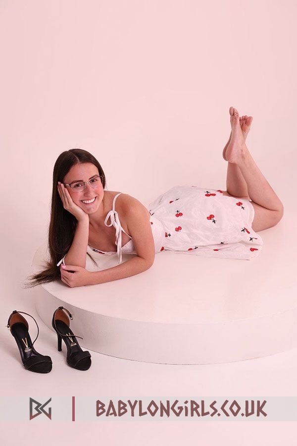  Cute Zion brown 5ft 2, 32A
