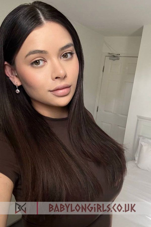 Minola, 34D, happy girl brunette 23 yrs