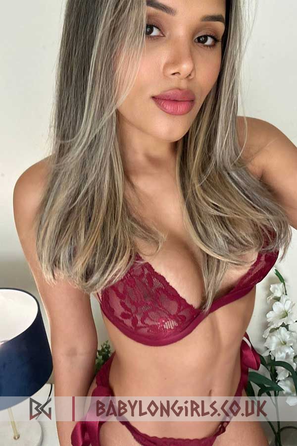 Horny brunette Smaka 