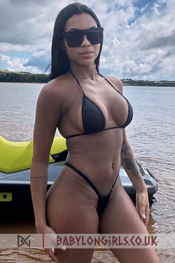 Pleasant Taron black hair 5ft 3, 34B