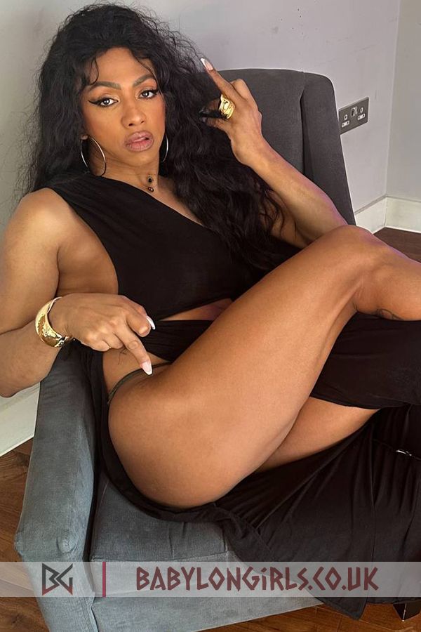 Emmer, 34E, stunning brunette 33 yrs