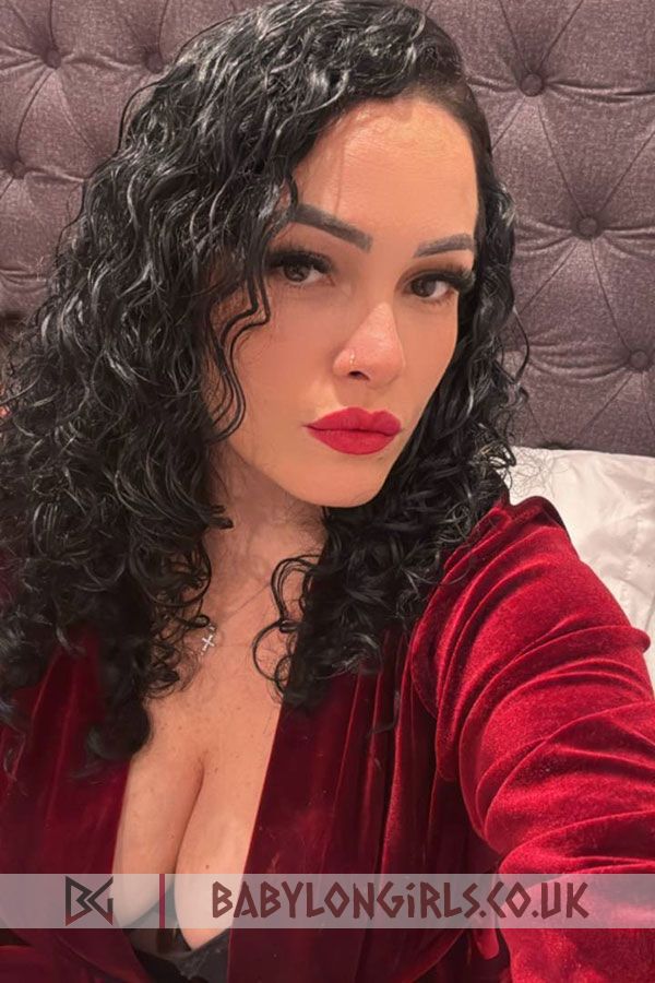 35 yrs sharma  escort black hair, 34DD