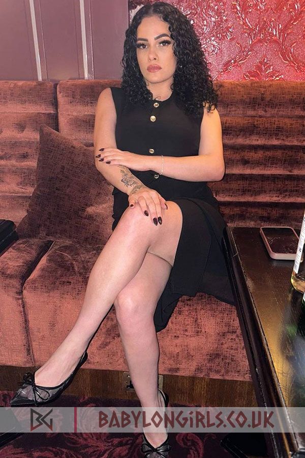 Naughty sharma  black hair 5ft 4, 34DD