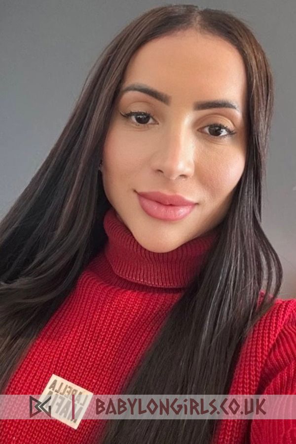5ft 5, 36C, stimulating brunette Vermonta
