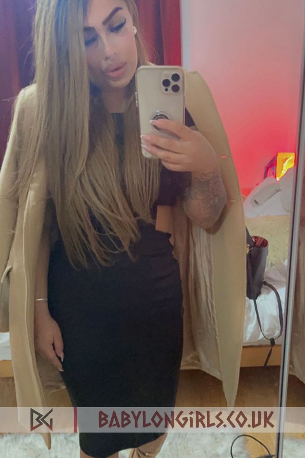 Impressive Ashley blonde 5ft 5, 34D