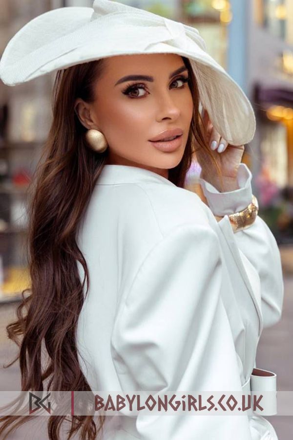 Talista, 34C,  fine brunette 26 yrs