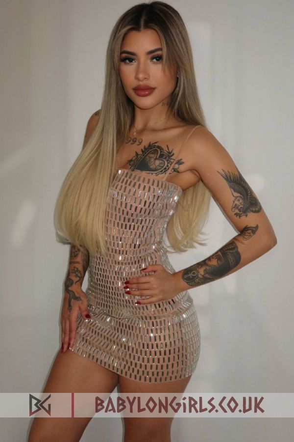 Masandra very hot blonde, 32C