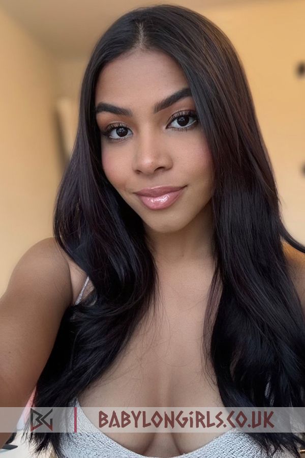 20 yrs Pancha  young brunette, 32C