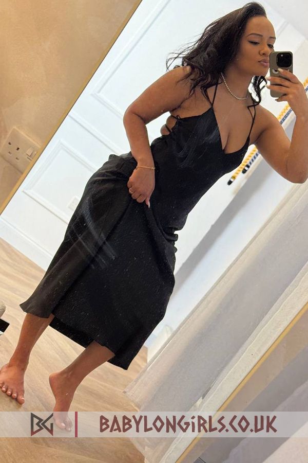 Phenomenal Vangy brunette 5ft 4, 34C