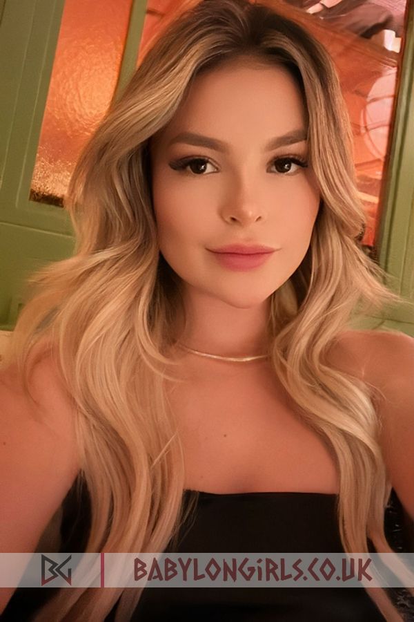 Kinta adventurous blonde, 34B